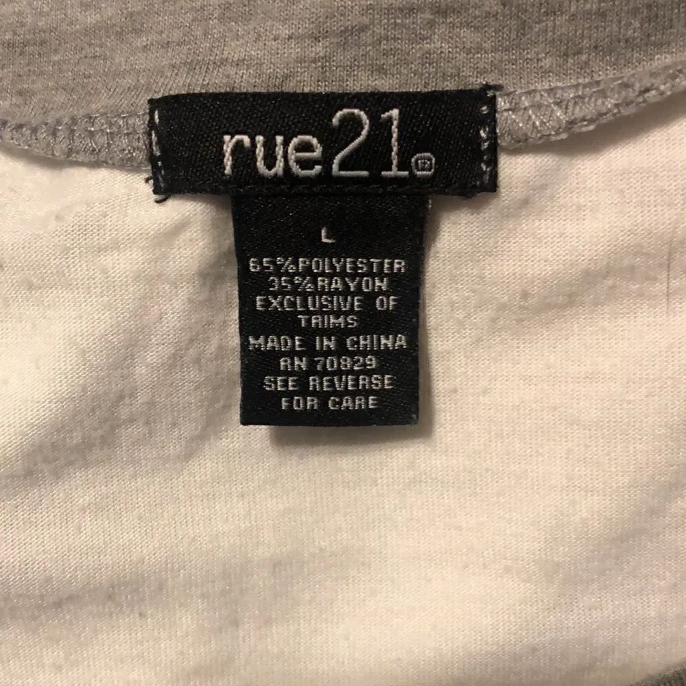 Rue 21 Top - Picture 4 of 4